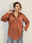 Camicia raso con drappeggio sullo scollo